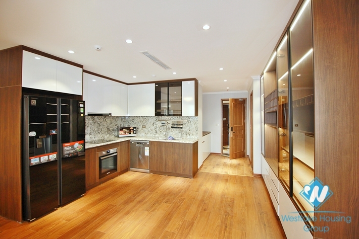 High floor and brand new 4 bedrooms apartment for rent in Tay Ho, Ha Noi