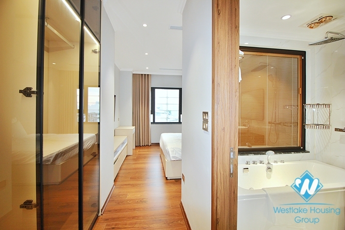  Bright and cozy 3 bedrooms apartment for rent in Tay Ho, Ha Noi