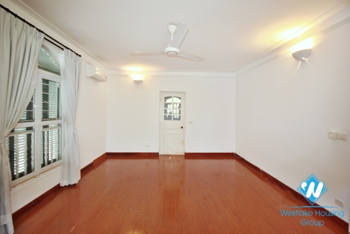 Outdoor-pool five bedrooms house for rent in Dang Thai Mai st, Tay Ho, Ha Noi