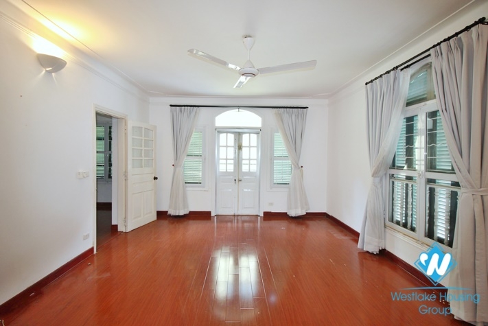 Outdoor-pool five bedrooms house for rent in Dang Thai Mai st, Tay Ho, Ha Noi