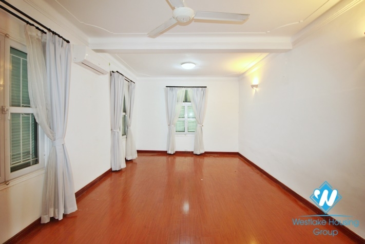 Outdoor-pool five bedrooms house for rent in Dang Thai Mai st, Tay Ho, Ha Noi