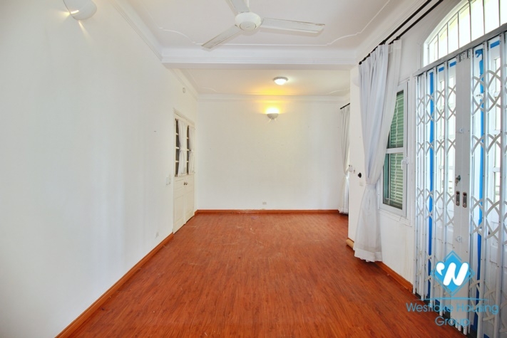 Outdoor-pool five bedrooms house for rent in Dang Thai Mai st, Tay Ho, Ha Noi