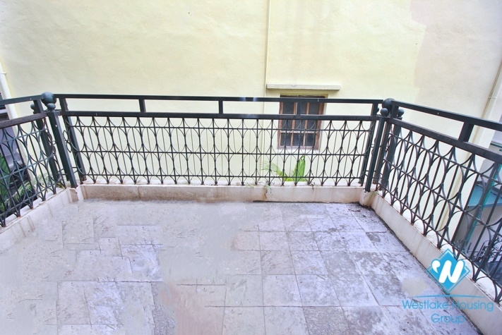 Outdoor-pool five bedrooms house for rent in Dang Thai Mai st, Tay Ho, Ha Noi