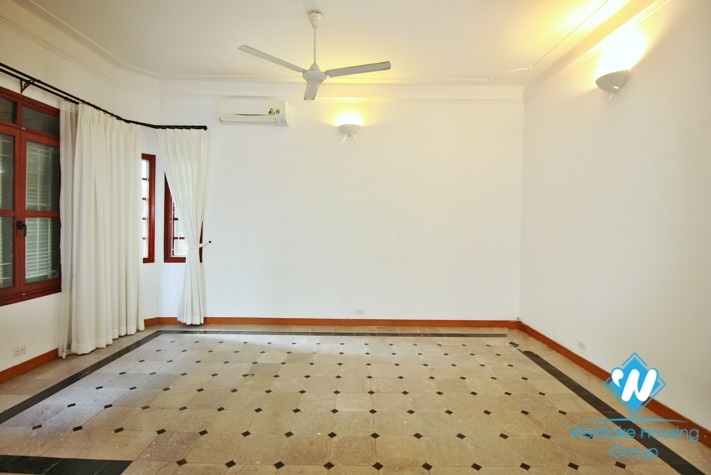 Outdoor-pool five bedrooms house for rent in Dang Thai Mai st, Tay Ho, Ha Noi
