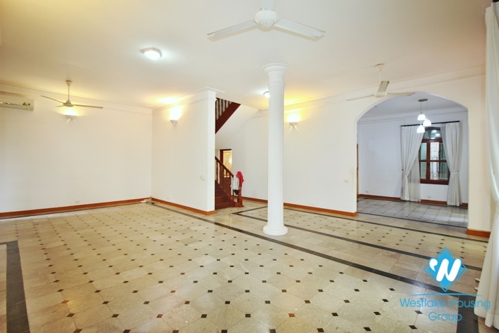 Outdoor-pool five bedrooms house for rent in Dang Thai Mai st, Tay Ho, Ha Noi