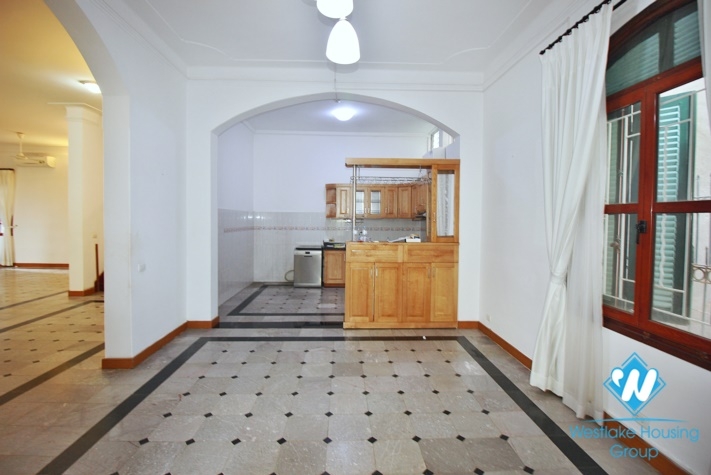 Outdoor-pool five bedrooms house for rent in Dang Thai Mai st, Tay Ho, Ha Noi
