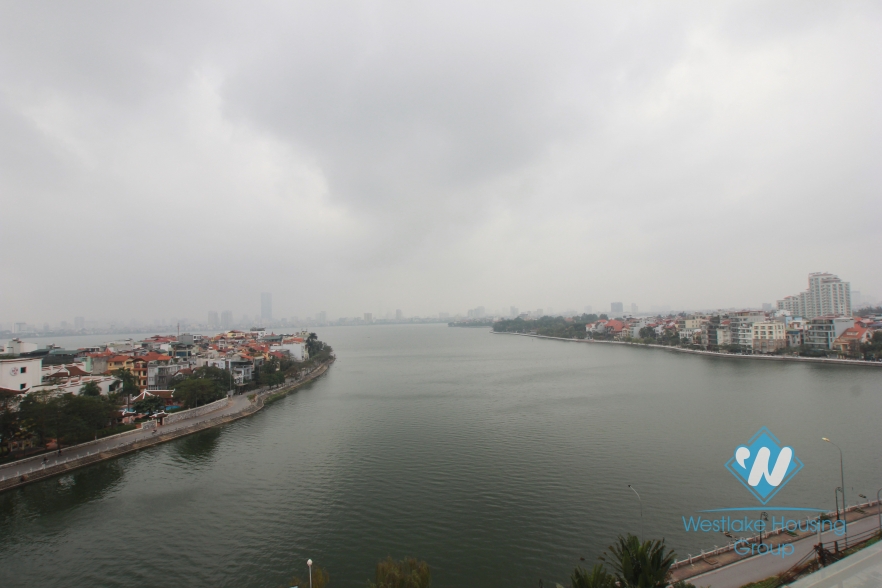 Beautiful apartment for rent in Xuan Dieu, Tay Ho, Hanoi