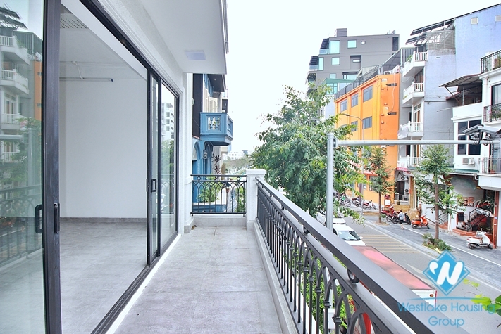 Renovated house for rent to make an office or restaurant in Tay Ho, Ha Noi