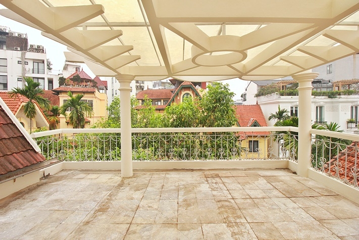 A big villa with garden and swimming pool for rent in Tay ho, Hanoi