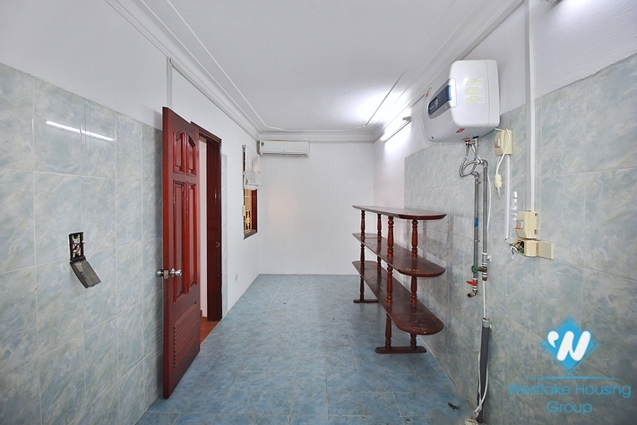 Unfurnished 4 bedrooms house with huge yard for rent in Tay Ho, Ha Noi