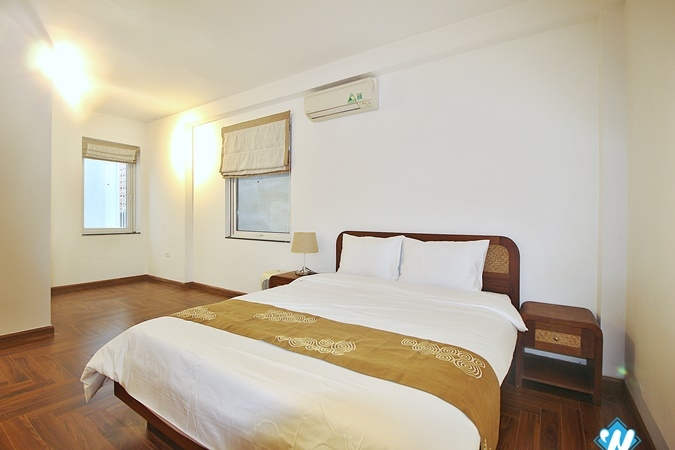 Lake view duplex 4 beds apartment for lease in Quang Khanh st, Tay Ho