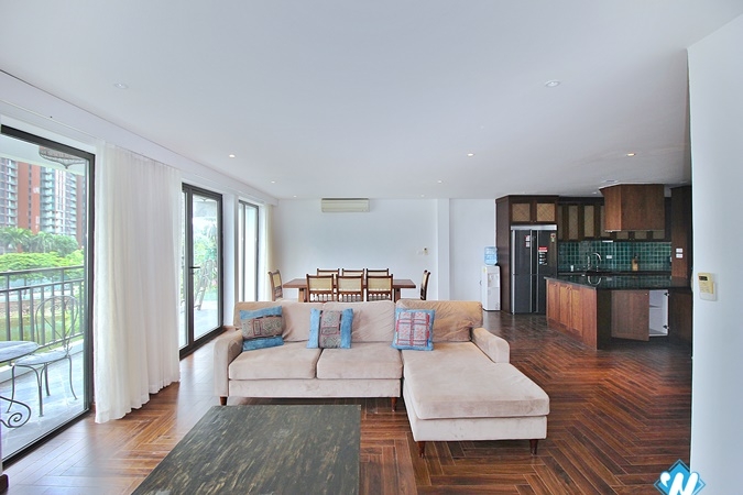 Lake view duplex 4 beds apartment for lease in Quang Khanh st, Tay Ho