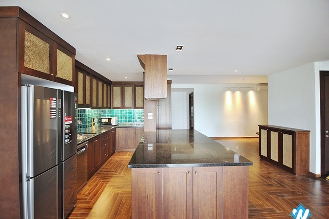 Lake view duplex 4 beds apartment for lease in Quang Khanh st, Tay Ho
