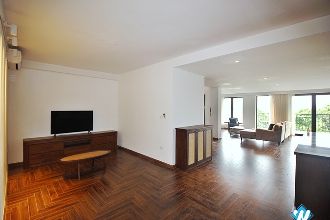 Lake view duplex 4 beds apartment for lease in Quang Khanh st, Tay Ho
