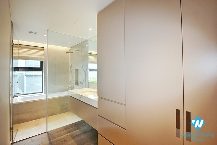 Spacious 1 bedroom apartment for rent in Tu Hoa st, Tay Ho