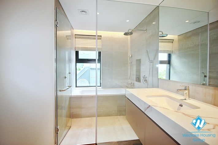 Spacious 1 bedroom apartment for rent in Tu Hoa st, Tay Ho
