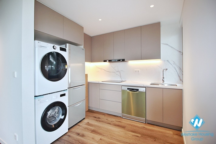Spacious 1 bedroom apartment for rent in Tu Hoa st, Tay Ho
