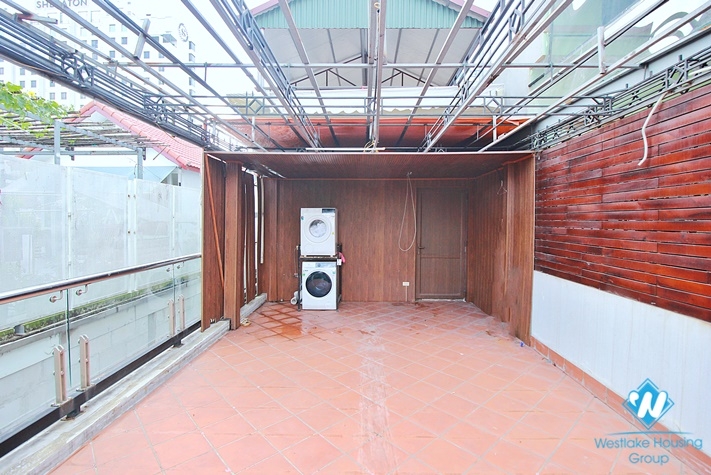 Lake view-House for rent in Tay Ho area