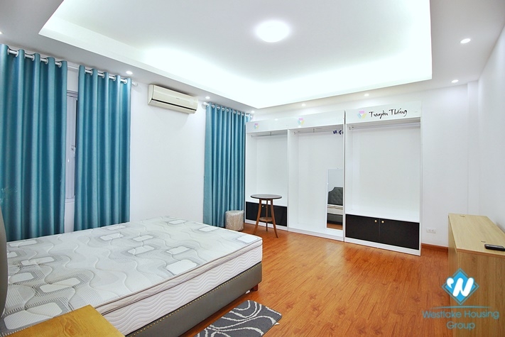 Lake view-House for rent in Tay Ho area