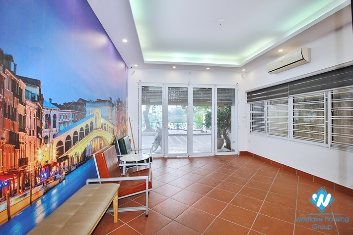 Lake view-House for rent in Tay Ho area