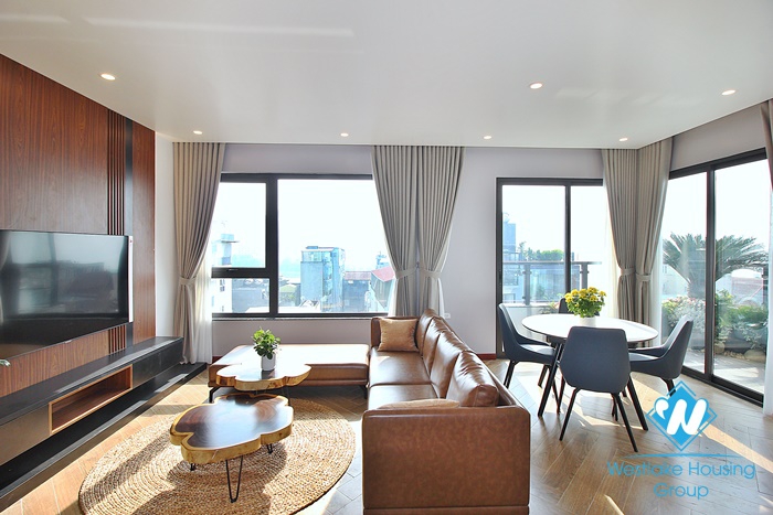 A bright and modern 1 bedroom apartment for rent in Xuan dieu, Tay ho