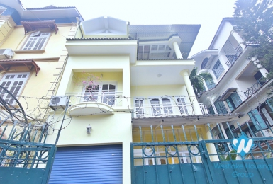 Unfurnished 4 beds house for rent in Tay Ho district, Ha Noi