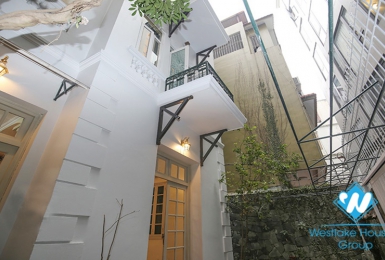 Unfurnished 4 beds house for rent in Dang Thai Mai st, Tay Ho district, Ha Noi