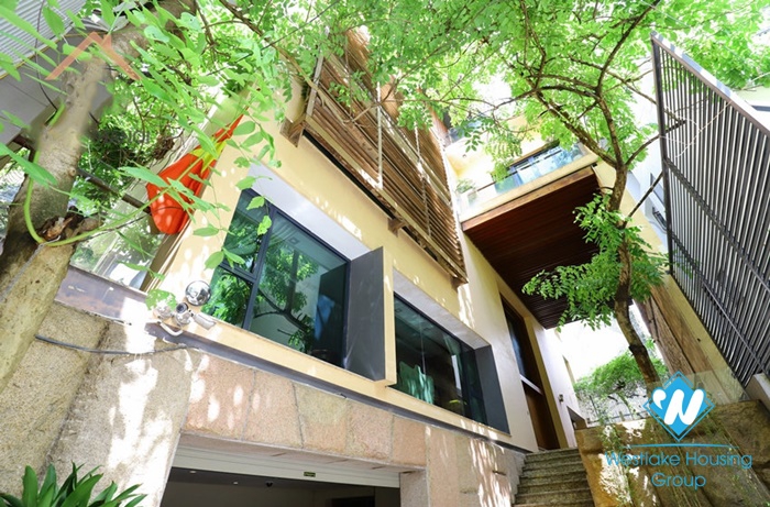 A stunning 4 bedroom villa for rent in Tay ho, Hanoi