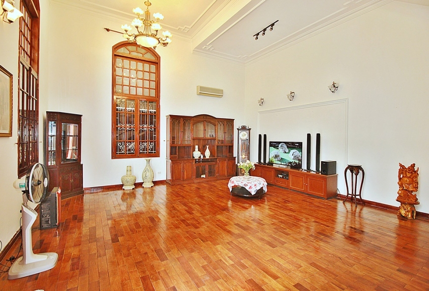 High ceiling French villa for rent in Tay Ho, Ha Noi