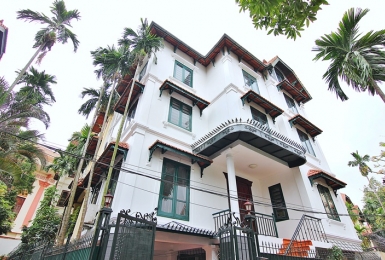Newly renovated villa for rent in Tay Ho, Ha Noi