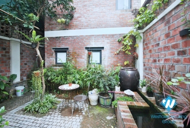 Lovely small house for rent in Dang Thai Mai st, Tay Ho district 