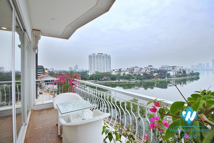 Lake view and luxurious 4 beds apartment for rent in Xuan Dieu st, Tay Ho