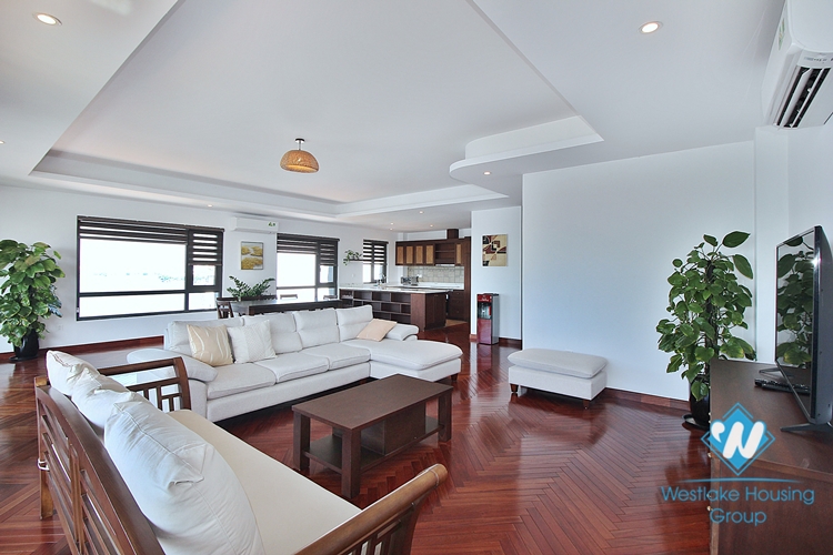 Top floor and lakeview 3beds apartment for rent in Tu Hoa st, Tay Ho