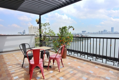 High-end apartment with lakeview in Tay Ho, Ha Noi for rent