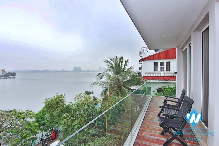 Lake view and bright 3 bedrooms apartment for rent in Quang An st, Tay Ho