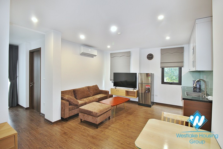 Brand new and bright one bedroom apartment for rent in Xuan Dieu st, Tay Ho