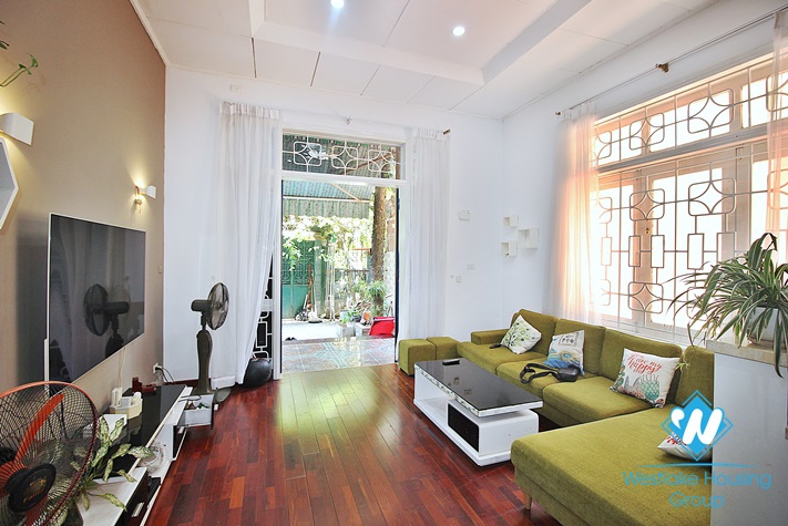 An affordable 3beds apartment for rent in Au Co, Tay Ho