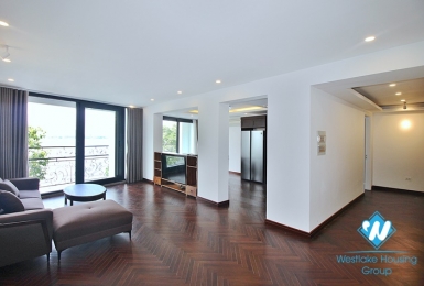 Lake view 3beds apartment for rent in Tu Hoa st, Tay Ho