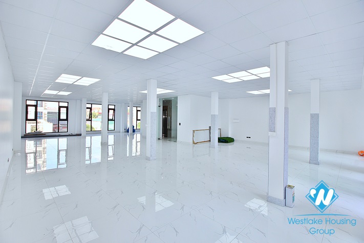 New, bright and spacious an office for rent in Tay Ho, Ha Noi