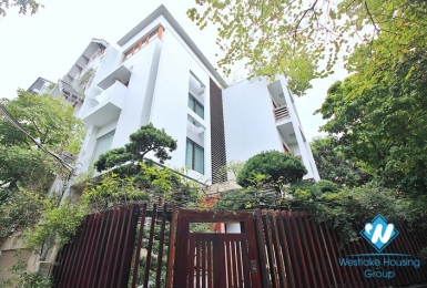 Garden 5 bedrooms villa for rent in Tay Ho, Ha Noi
