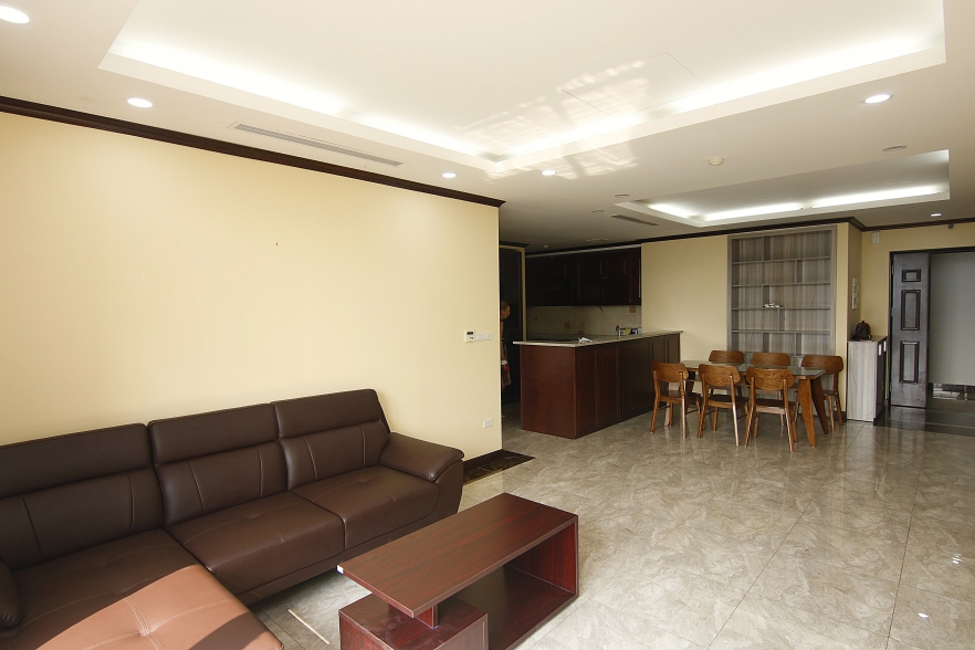 Bright modern 3-bedroom apartment for rent in Ba Dinh