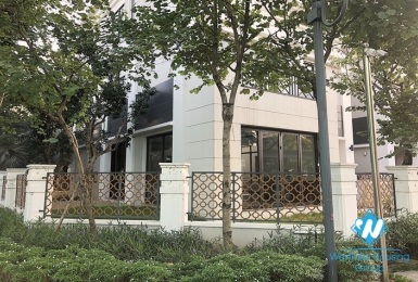An amazing massive villa for rent in StarLake Compound