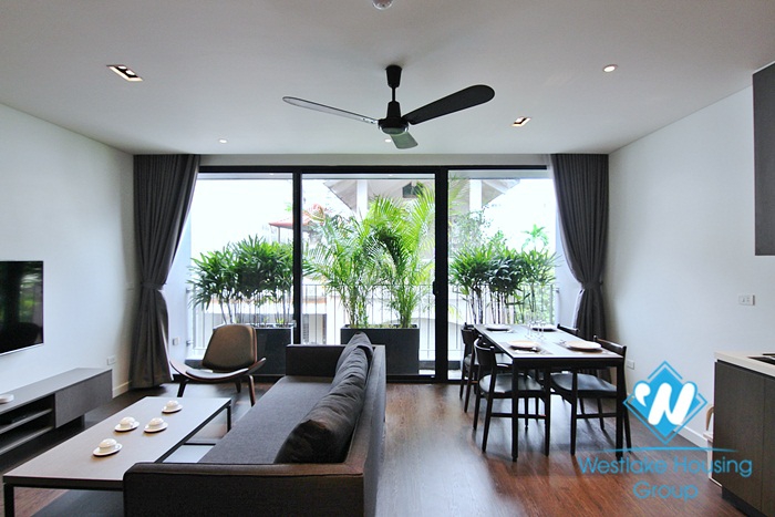 A modern 2 bedroom apartment for rent on Xuan Dieu street, Tay Ho