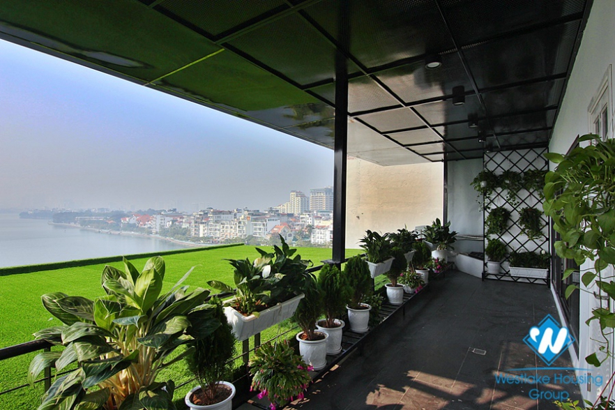 Gorgeous 4 bed / 3 bath apartment for rent on Xuan Dieu, Tay Ho, Hanoi