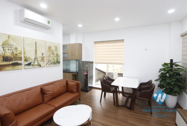 A wonderful 2 bedroom apartment for rent in Dong Da district