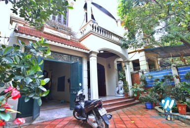 A three-bedroom house with Vietnamese style on Nghi Tam street, Tay Ho