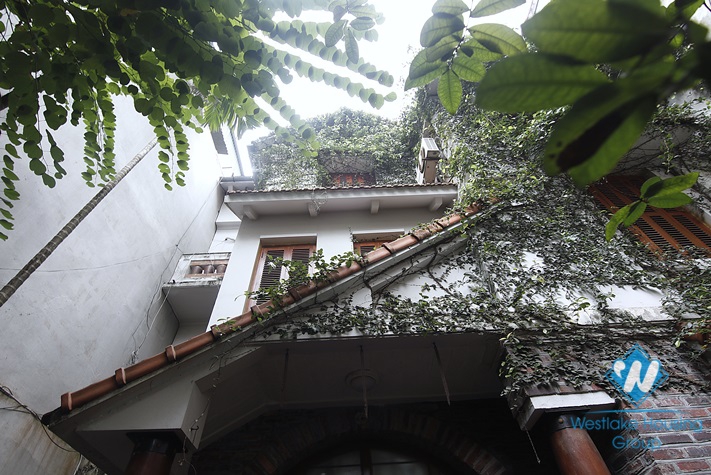 A three-bedroom house with a yard on Thuy Khue street, Ba Dinh