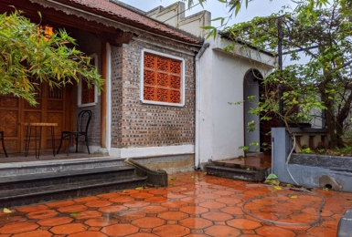 Unique style 4 bedrooms house for rent in Hoang Hoa Tham, Ba Dinh