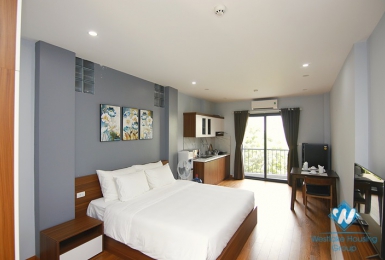 Bright studio for rent in Hoang Hoa Tham, Ba Dinh