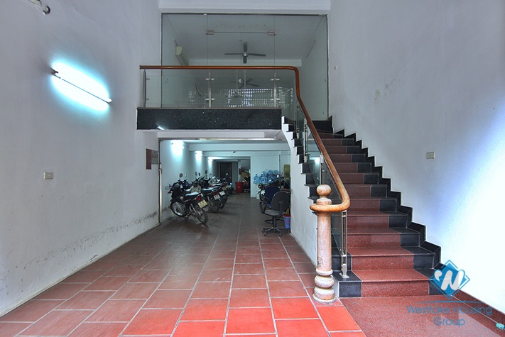 An office for rent in alley 111 Xuan dieu st (or alley 275 Au Co st), Tay Ho district, Ha Noi